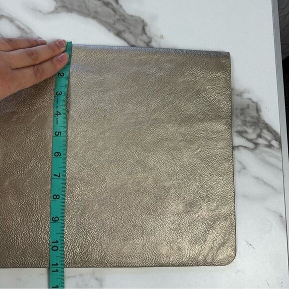 Kalidi Metallic Champagne Envelope 15” Laptop Sleeve - Picture 5 of 7